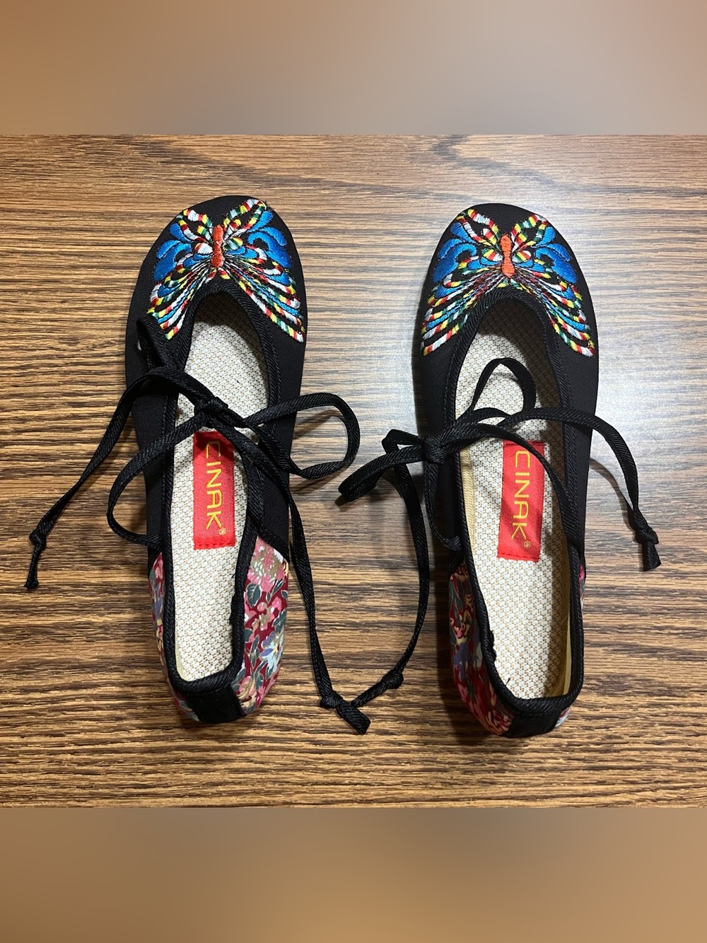 Cinak Black Embroidered Butterfly Tie-Up Ballet Flats